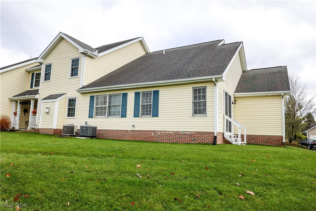 Macintosh Farms Condo 02 - Residential