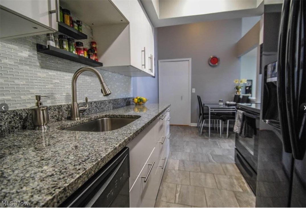 Lakes/Bay Lndg Condo 02 - Residential