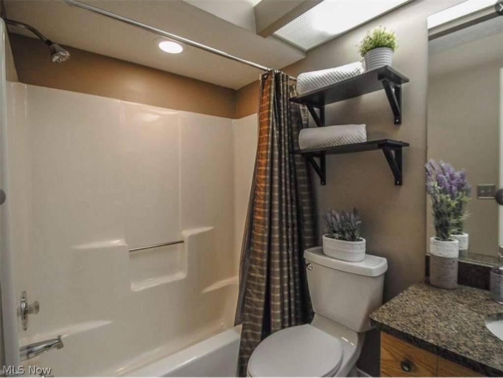 Lakes/Bay Lndg Condo 02 - Residential