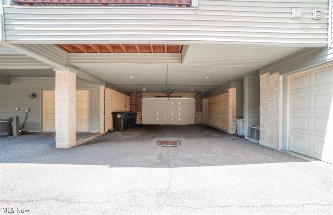 Montana Tnwhse Dev - Residential