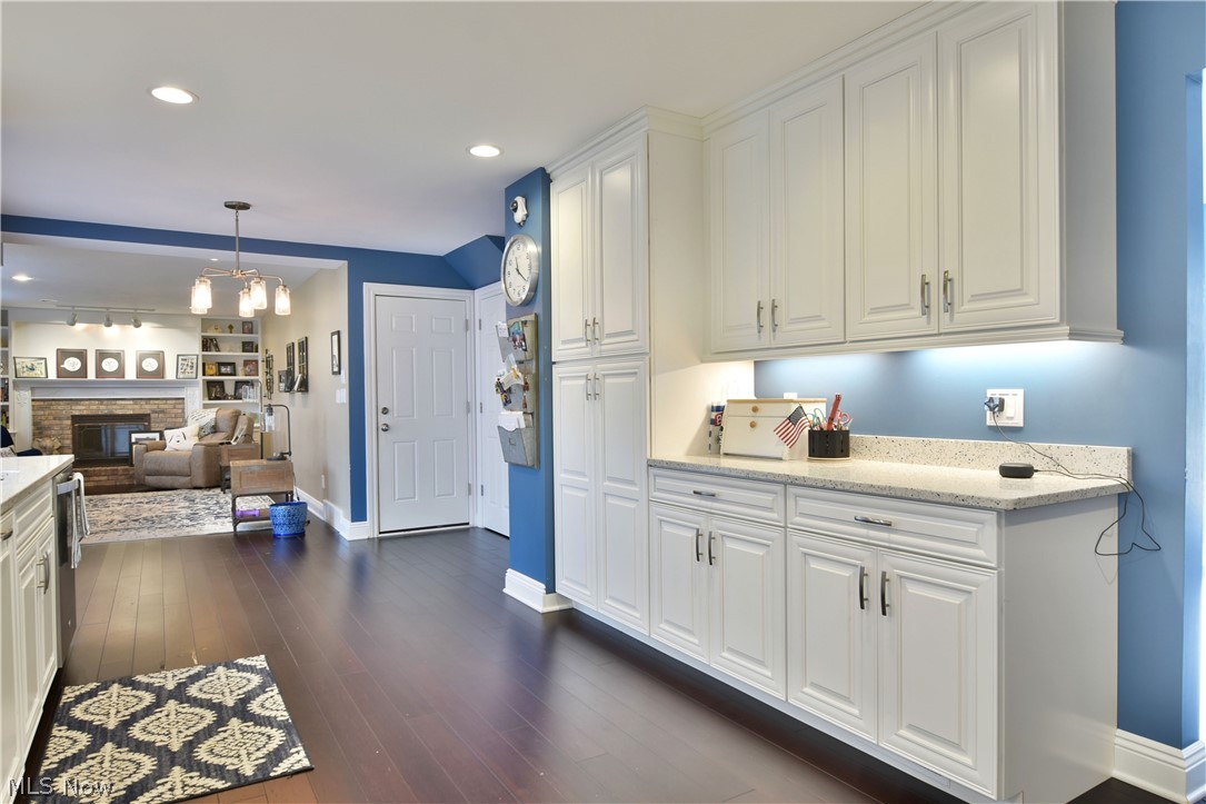 Hill Side 6 - Residential