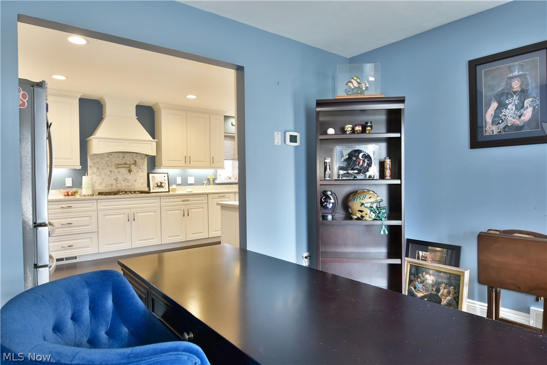 Hill Side 6 - Residential