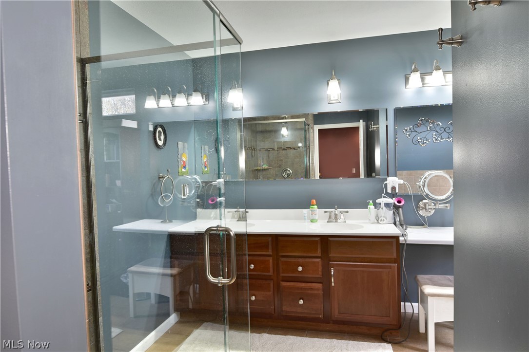 Hill Side 6 - Residential