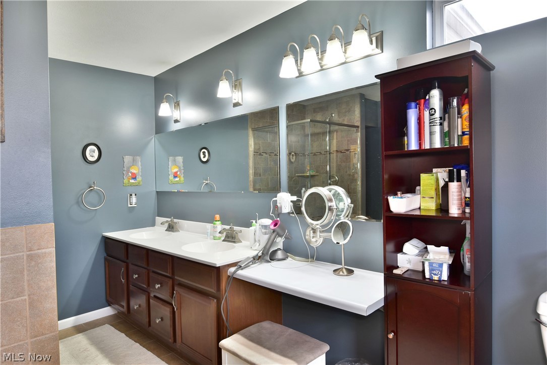 Hill Side 6 - Residential