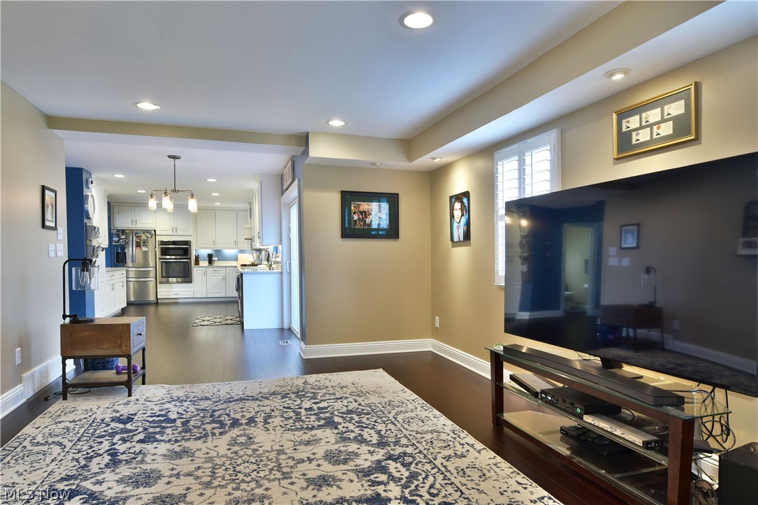 Hill Side 6 - Residential