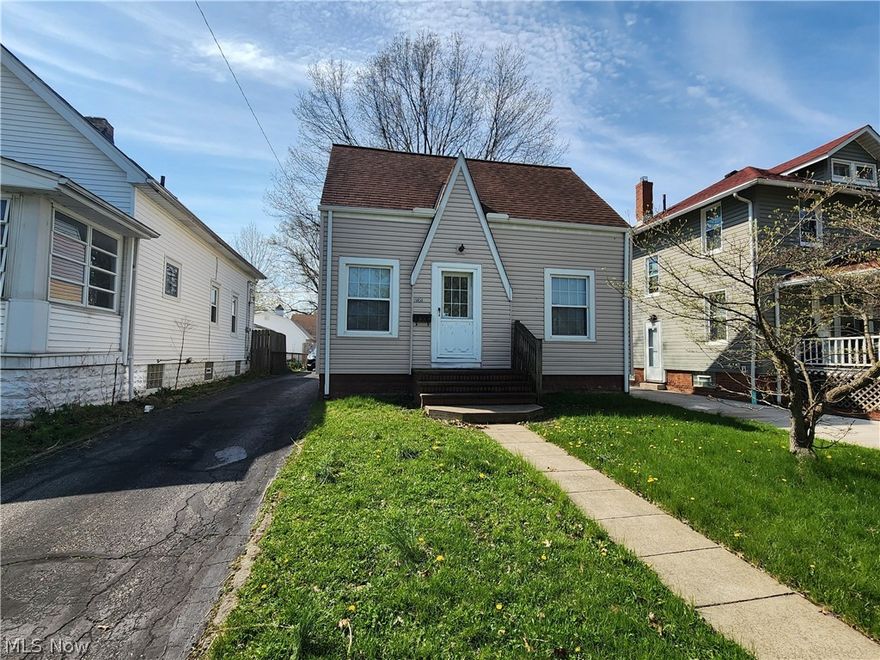 Bring your vision to 19850 Ormiston! This home offers solid potential for an owner-occupant looking to build equity or an investor searching for their next project. Featuring a spacious living room, formal dining room, kitchen, and two upstairs bedrooms with one full bath. The unfinished basement provides additional storage or future possibilities.
Recent updates include newer siding and a newer hot water tank. Outside, you'll find a detached one-car garage and yard space to enjoy. Conveniently located near shopping, dining, parks, and highway access.
With some TLC, this property could truly shine. Don’t miss this chance to make it your own!