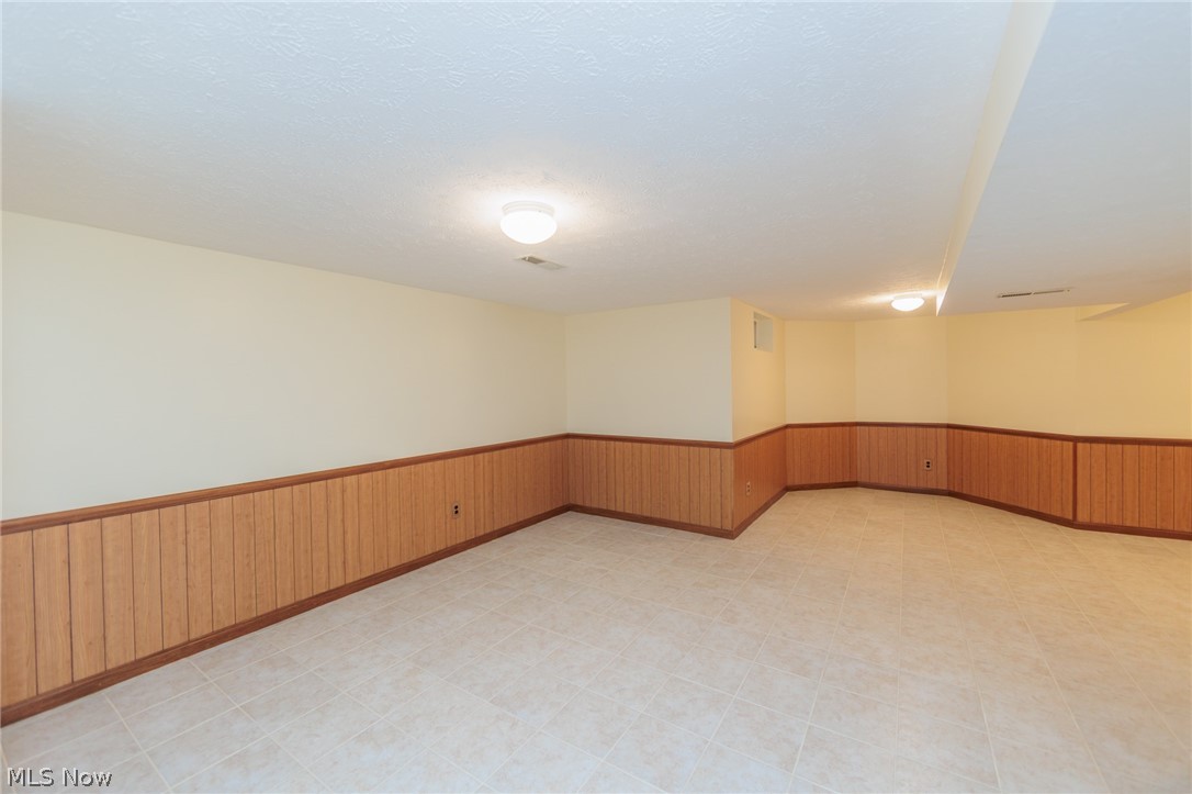 Woodbury Condo - Residential