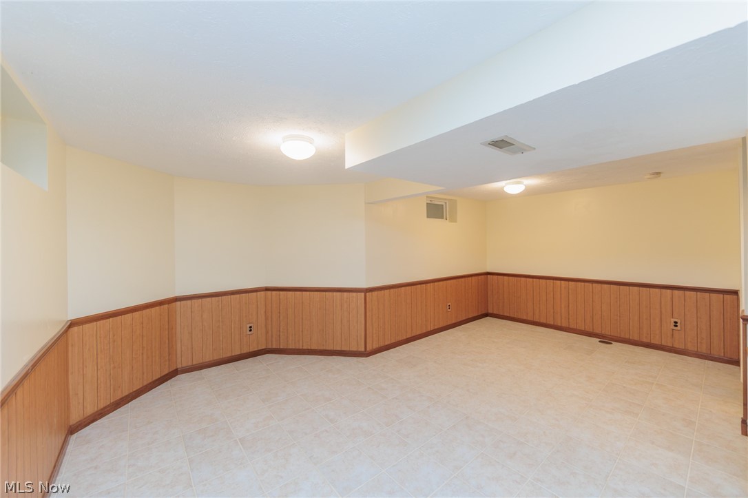 Woodbury Condo - Residential