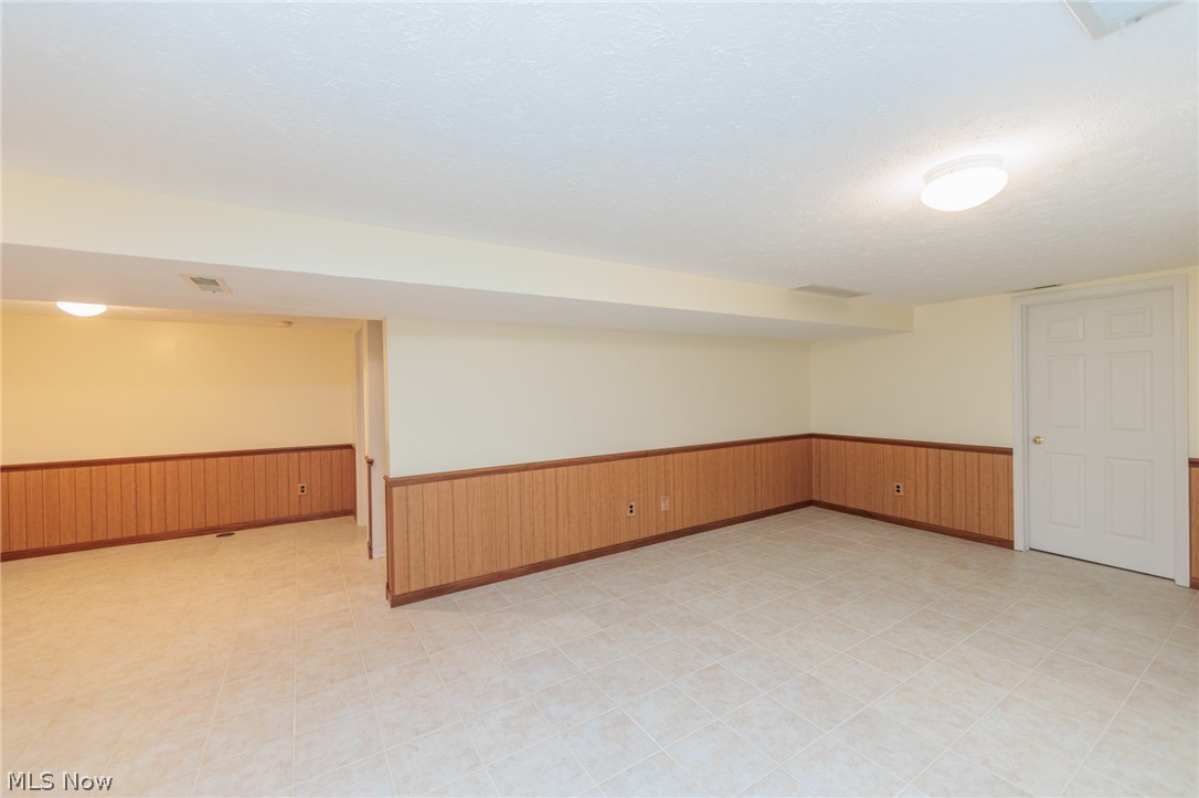 Woodbury Condo - Residential