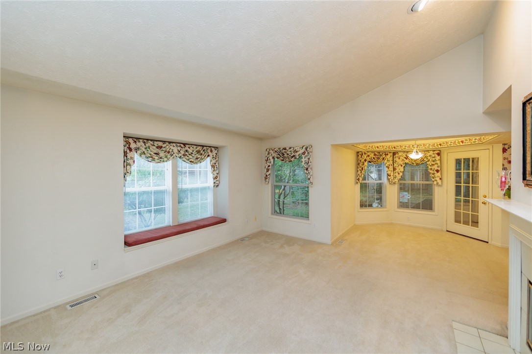 Woodbury Condo - Residential