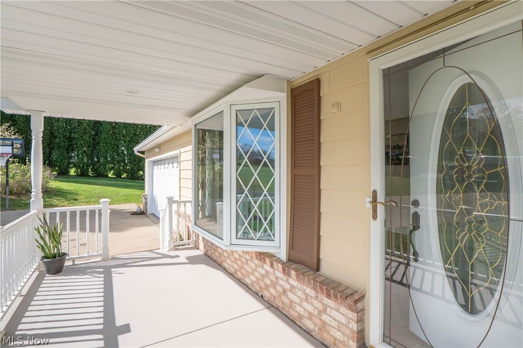 Photo of 7162 Sandy Lane NW, Malvern, OH 44644 (MLS # 5201375)