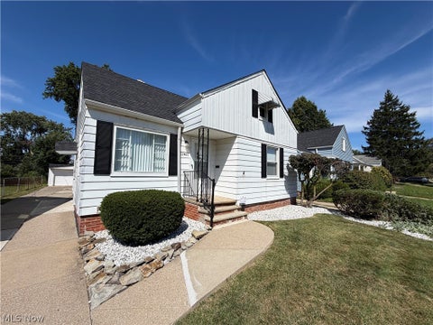 Tiny photo for 12421 Willard Avenue, Garfield Heights, OH 44125 (MLS # 5240836)
