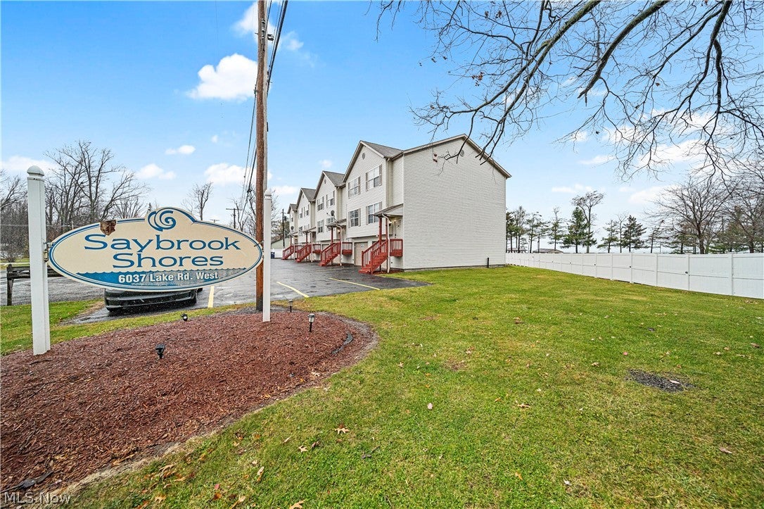 6037 Lake Road W