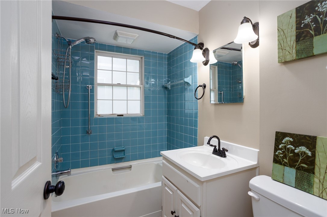 2376 Burnham Road, Akron, Ohio image 14