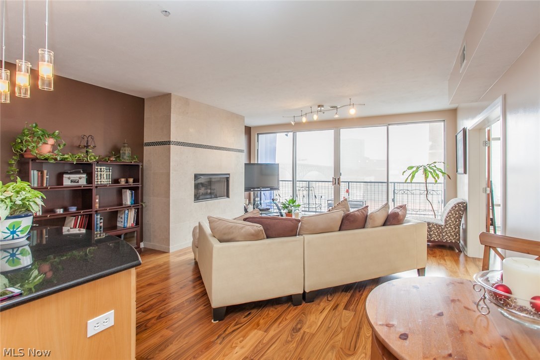 Stonebridge Plaza - Residential