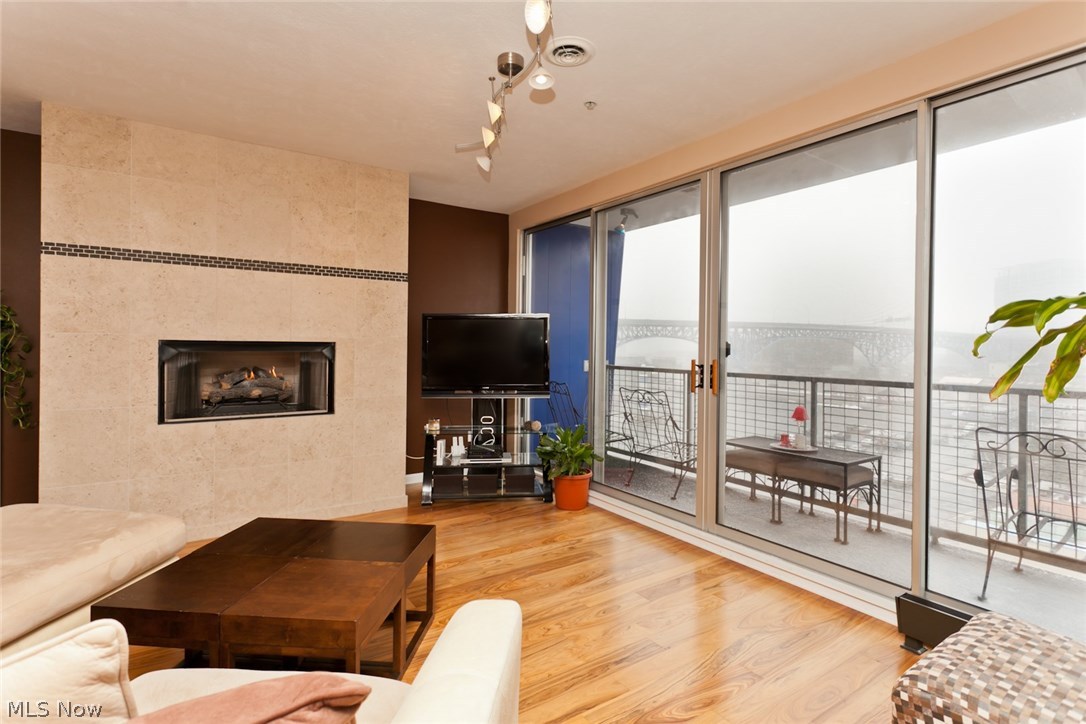 Stonebridge Plaza - Residential