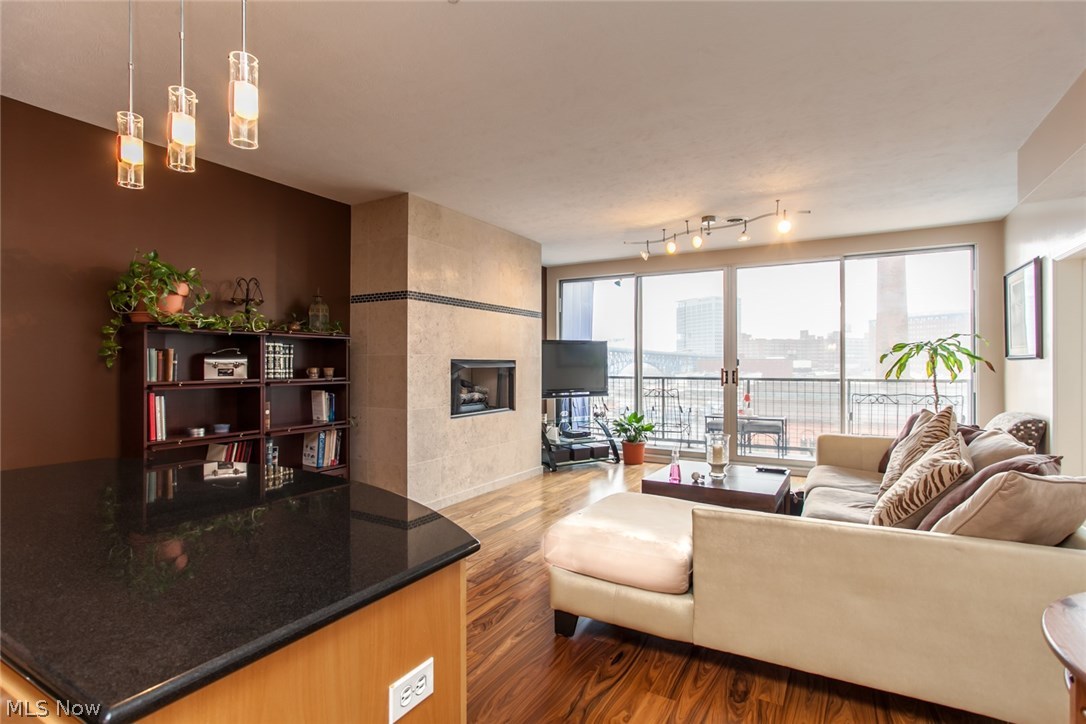 Stonebridge Plaza - Residential