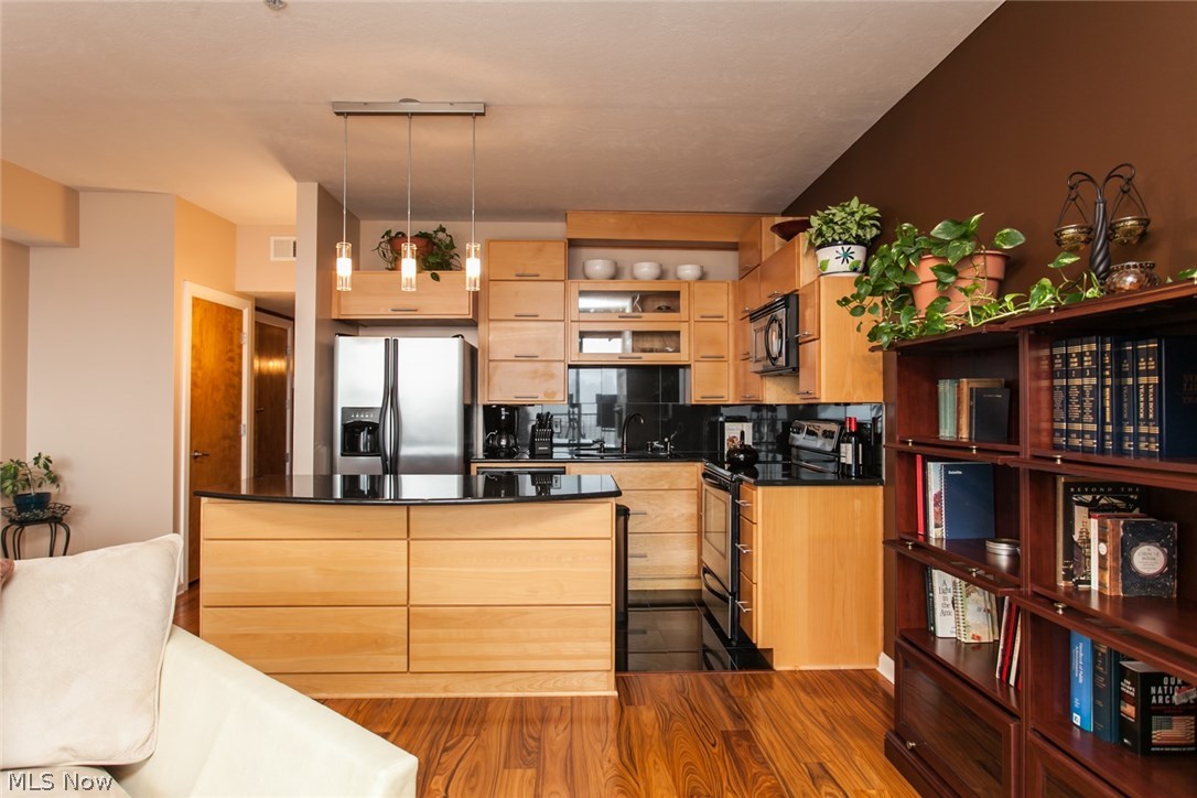 Stonebridge Plaza - Residential