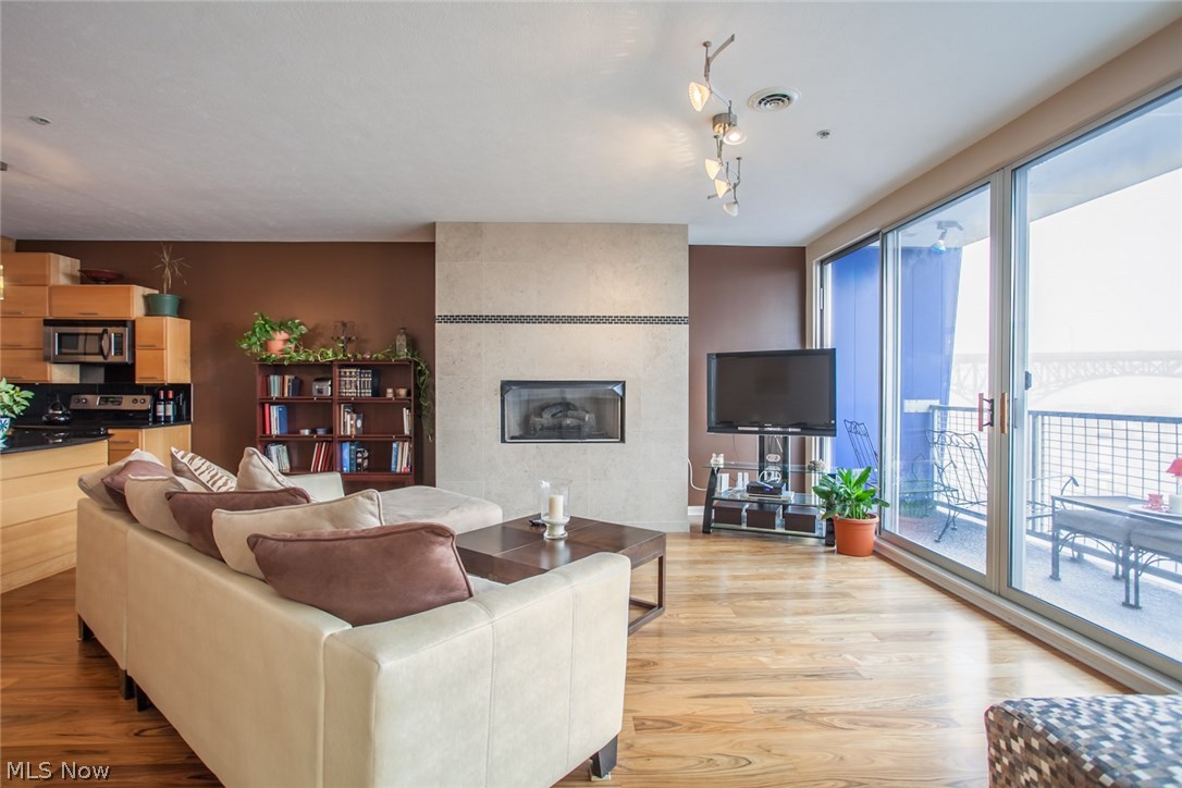 Stonebridge Plaza - Residential