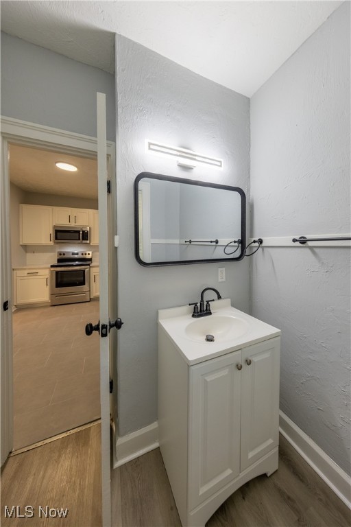 Cleveland Heights, Ohio 44121, United States, 3 Bedrooms Bedrooms, ,2 BathroomsBathrooms,Residential,Active,221275