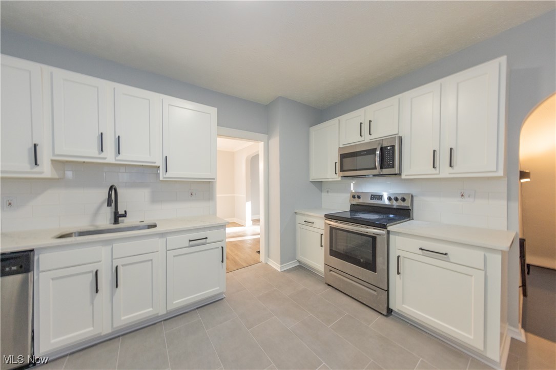 Cleveland Heights, Ohio 44121, United States, 3 Bedrooms Bedrooms, ,2 BathroomsBathrooms,Residential,Active,221275