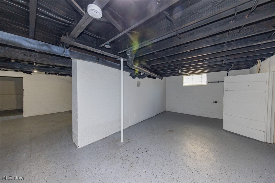 Cleveland Heights, Ohio 44121, United States, 3 Bedrooms Bedrooms, ,2 BathroomsBathrooms,Residential,Active,221275