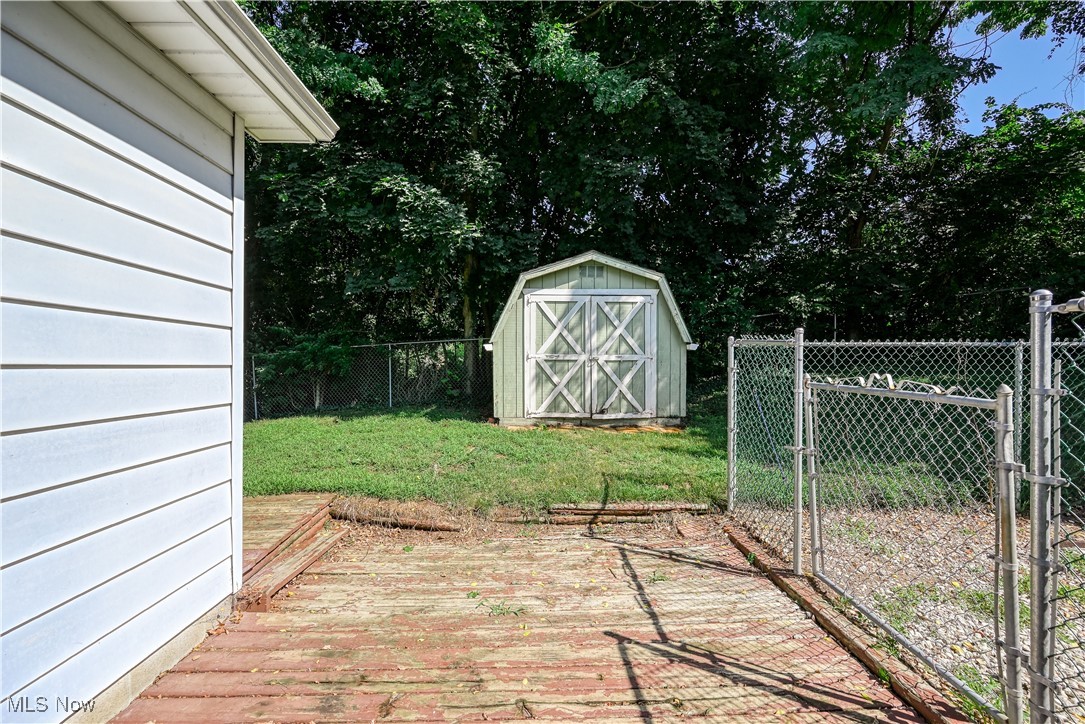 Akron, Ohio 44319, United States, 2 Bedrooms Bedrooms, ,1 BathroomBathrooms,Residential,Pending,184638