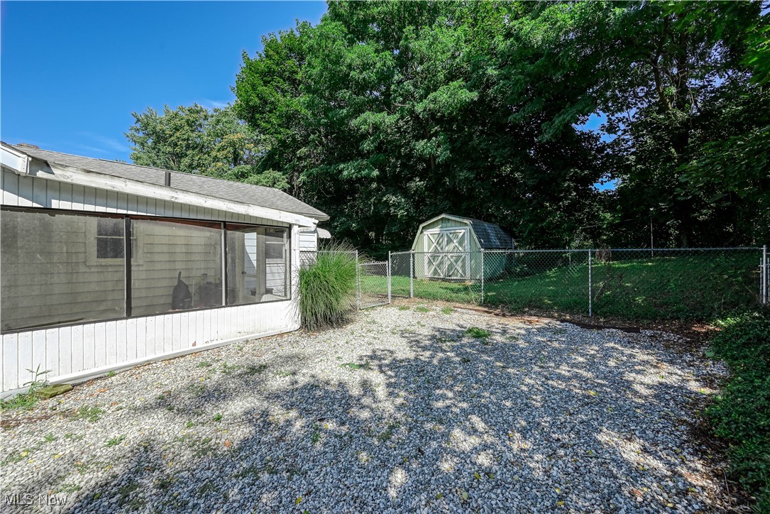 Akron, Ohio 44319, United States, 2 Bedrooms Bedrooms, ,1 BathroomBathrooms,Residential,Pending,184638