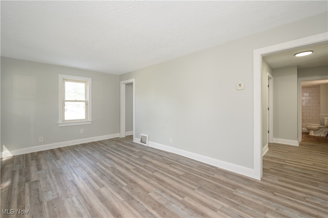 Akron, Ohio 44319, United States, 2 Bedrooms Bedrooms, ,1 BathroomBathrooms,Residential,Pending,184638