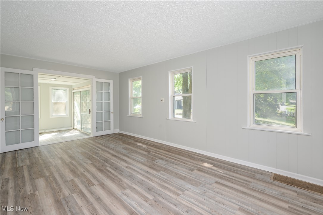 Akron, Ohio 44319, United States, 2 Bedrooms Bedrooms, ,1 BathroomBathrooms,Residential,Pending,184638