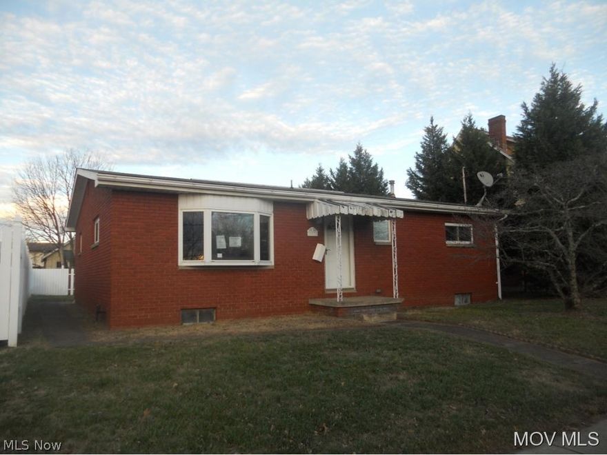 Three bedroom brick ranch with lots of potential. Hardwood floors, large eat in kitchen, plenty of storage space , carport in rear with alley access.  Elem: Neale Elementary  Elem/Bus: N  JrHigh: Jackson Jr. High School  JrHigh/Bus: N  High: Parkersburg High  High/Bus: Y  Fire: VOL  Police: CTY  ;SQFT=Fin L1:1200, Fin Above:1200, Fin Total:1200, Unfin Bsmt:1200, Unfin Above:1200;GAR= 1 Car Carport