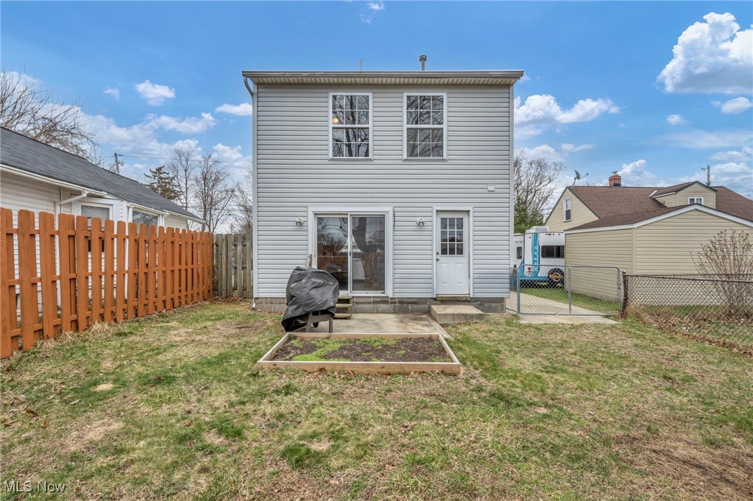 25100 Drakefield Avenue, Euclid, Ohio image 25
