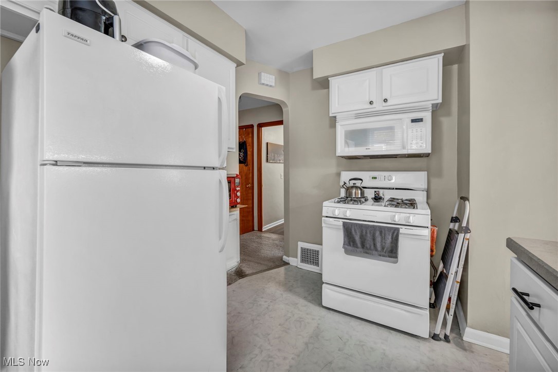 6023 Pelham Drive, Cleveland, Ohio image 7