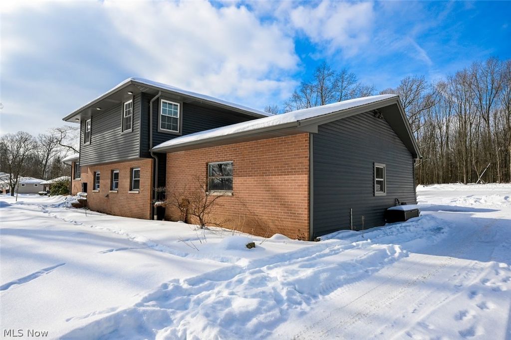 Photo of 5766 Weaver Road, New Franklin, OH 44319 (MLS # 5185310)