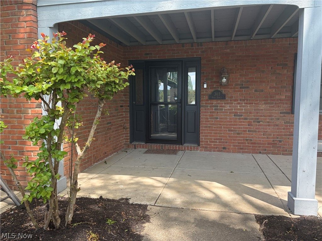 Photo of 303 Ohio Street, Marietta, OH 45750 (MLS # 5209387)