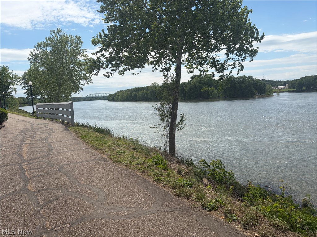 Levee Twnhses - Residential