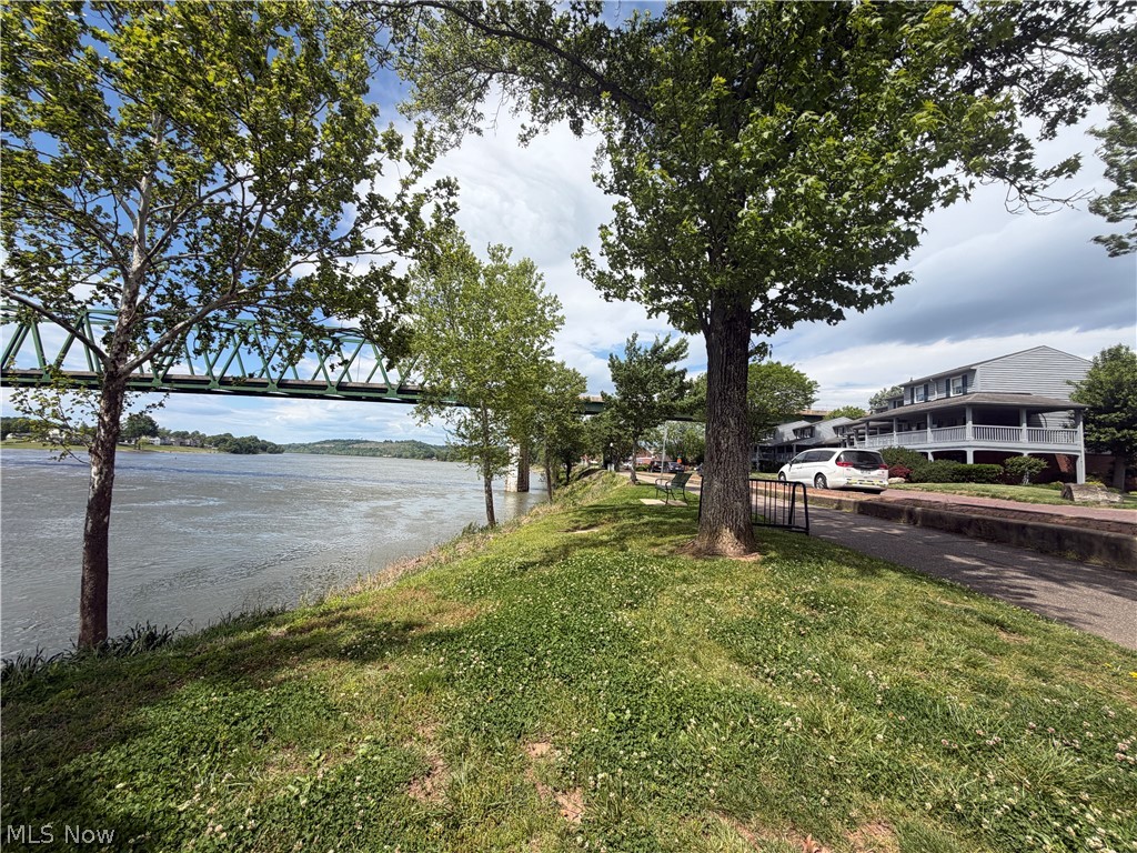 Levee Twnhses - Residential