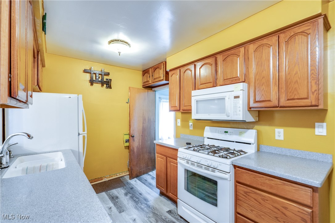 958 Carpenter Street, Akron, Ohio image 11