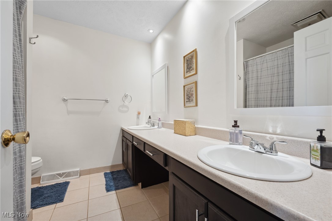 2737 Englewood Drive, Canton, Ohio image 35