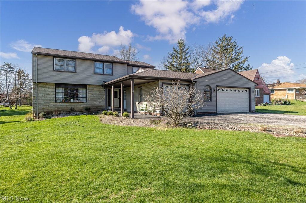 Photo of 490 Mapleview Drive, Seven Hills, OH 44131 (MLS # 5181100)