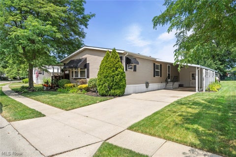 64 Periwinkle Drive, Olmsted Twp, OH 44138 - #: 5225682