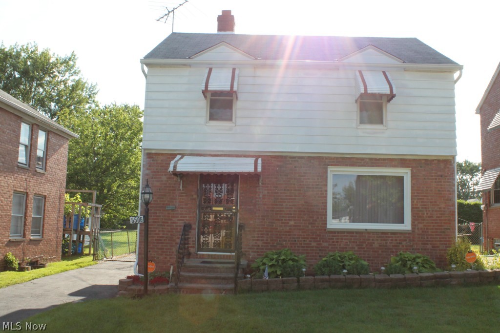 Super cute brick single family home. Updated kitchen including dishwasher, stove, and fridge. This home also has A/C, finished basement and washer and dryer. Close to public transportation and shopping. Section 8 ok