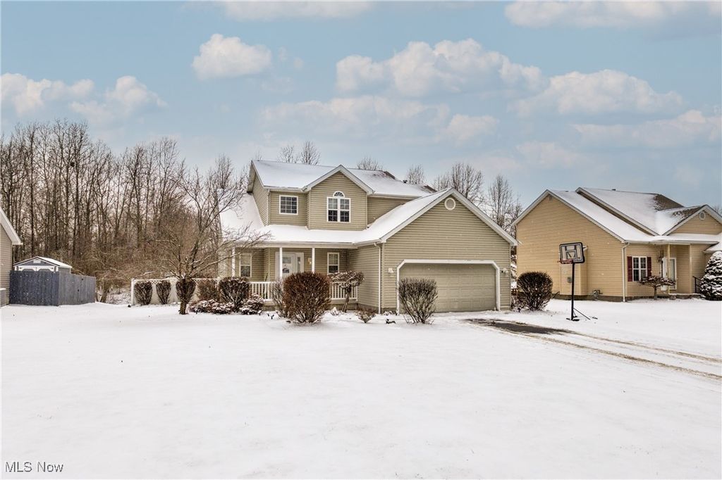 Photo of 1244 Cross Drive, Austintown, OH 44515 (MLS # 5182089)