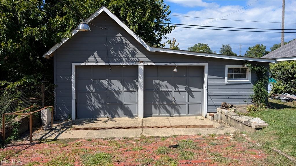 Photo of 1354 Andrews Avenue, Lakewood, OH 44107 (MLS # 5183065)