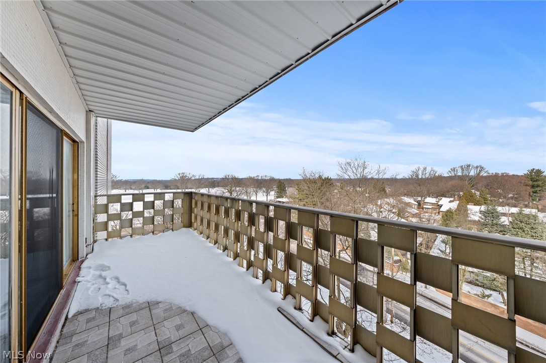 Carlton House Condo - Residential