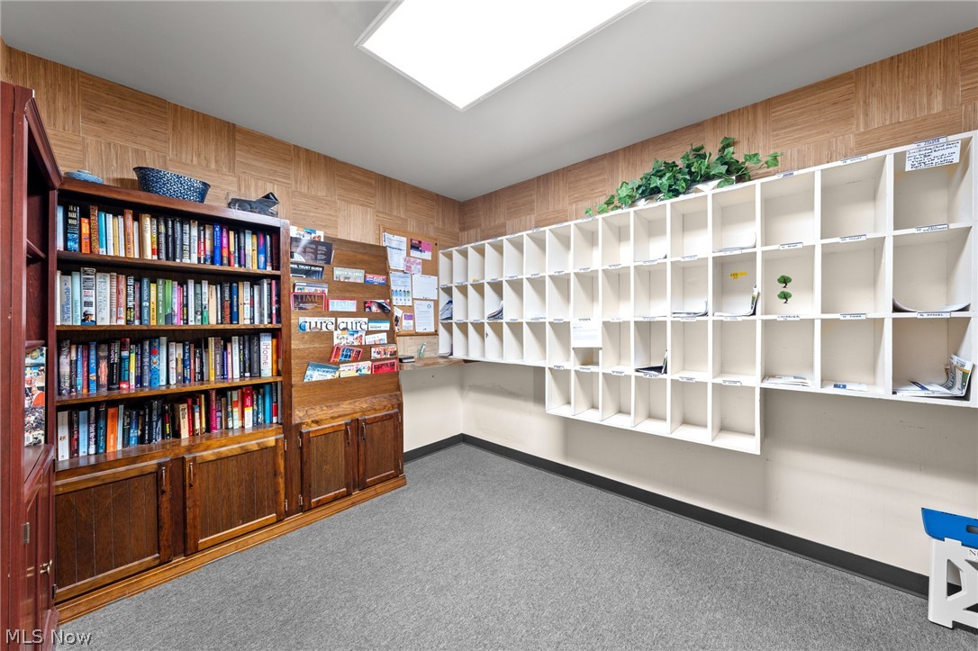 Carlton House Condo - Residential