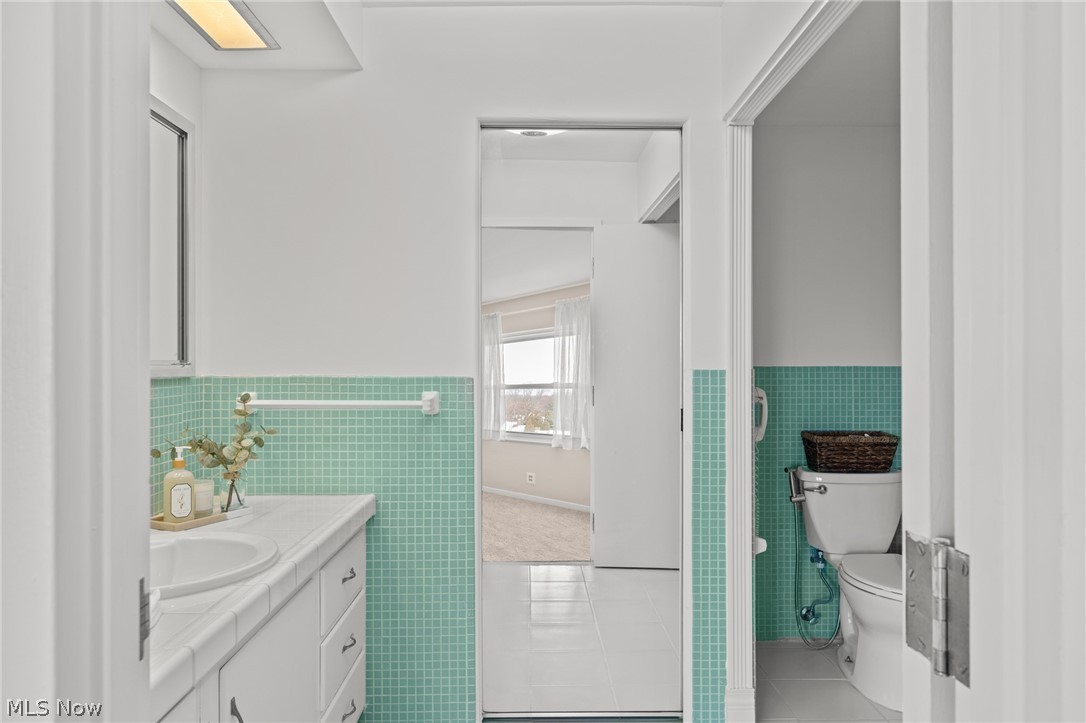 Carlton House Condo - Residential