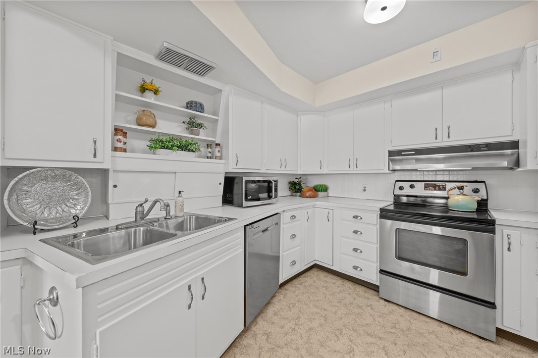 Carlton House Condo - Residential