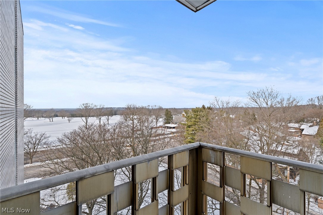 Carlton House Condo - Residential