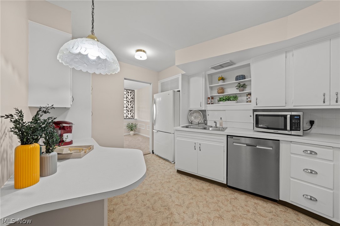 Carlton House Condo - Residential